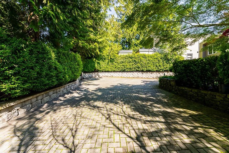 180 W Osborne Road North Vancouver, BC - 38