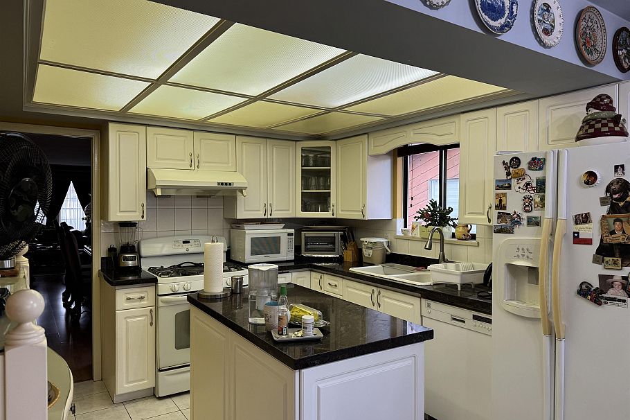 2942 Adanac Street Vancouver, BC - 24