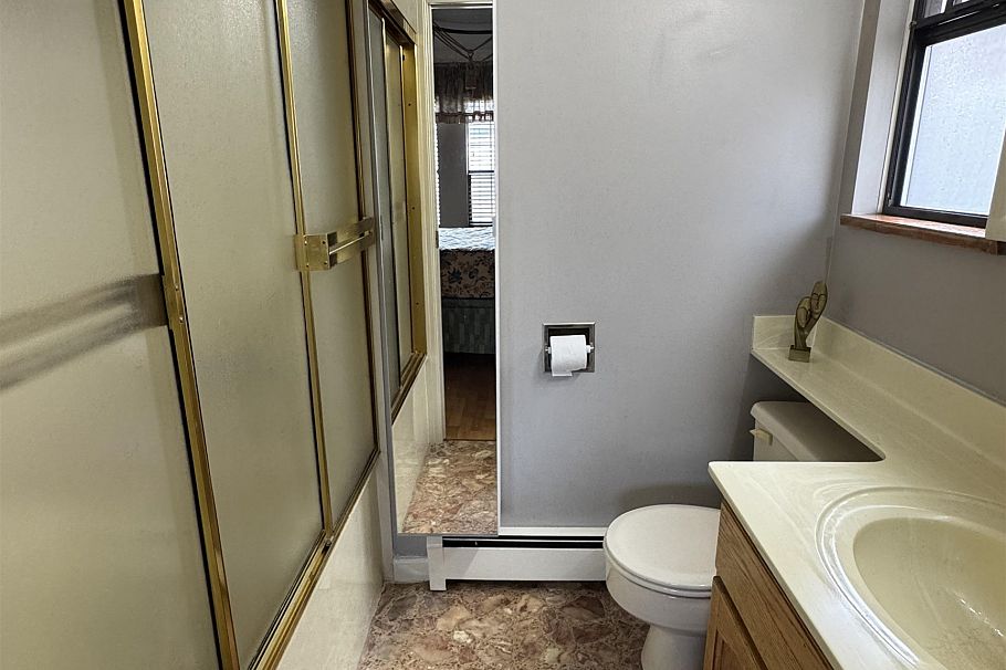 2942 Adanac Street Vancouver, BC - 29