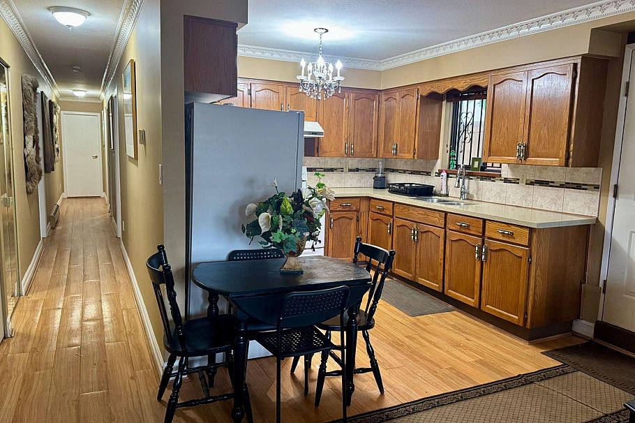 2942 Adanac Street Vancouver, BC - 25