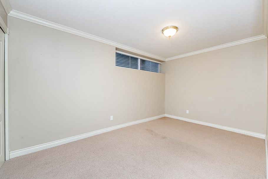 180 W Osborne Road North Vancouver, BC - 30