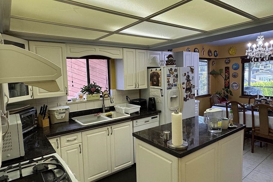 2942 Adanac Street Vancouver, BC - 23