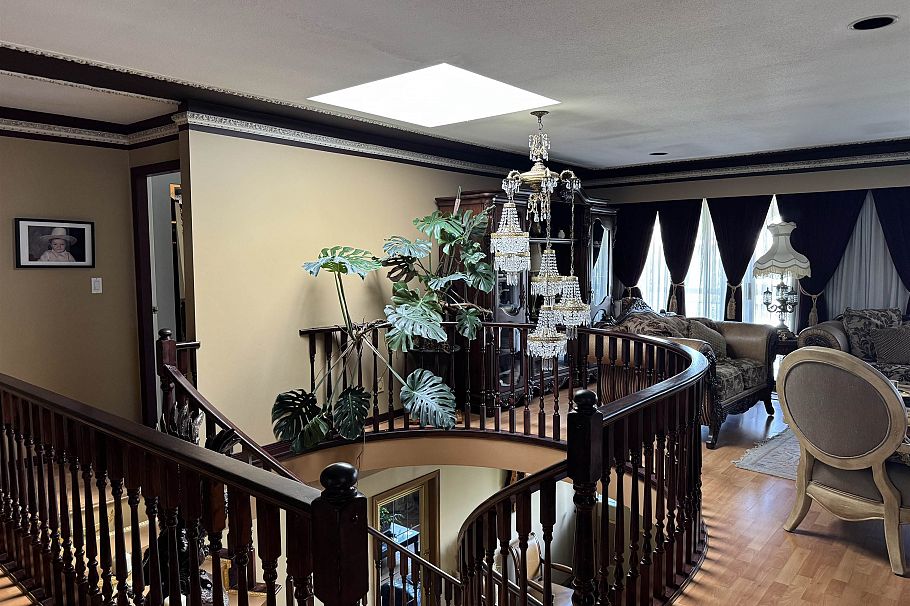 2942 Adanac Street Vancouver, BC - 8