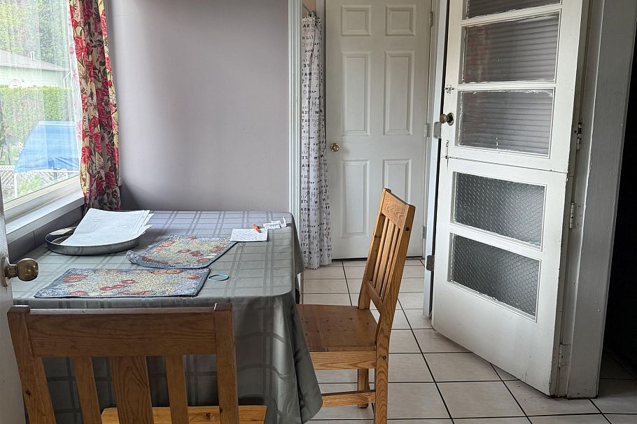 8125 St. George Street Vancouver, BC - 4