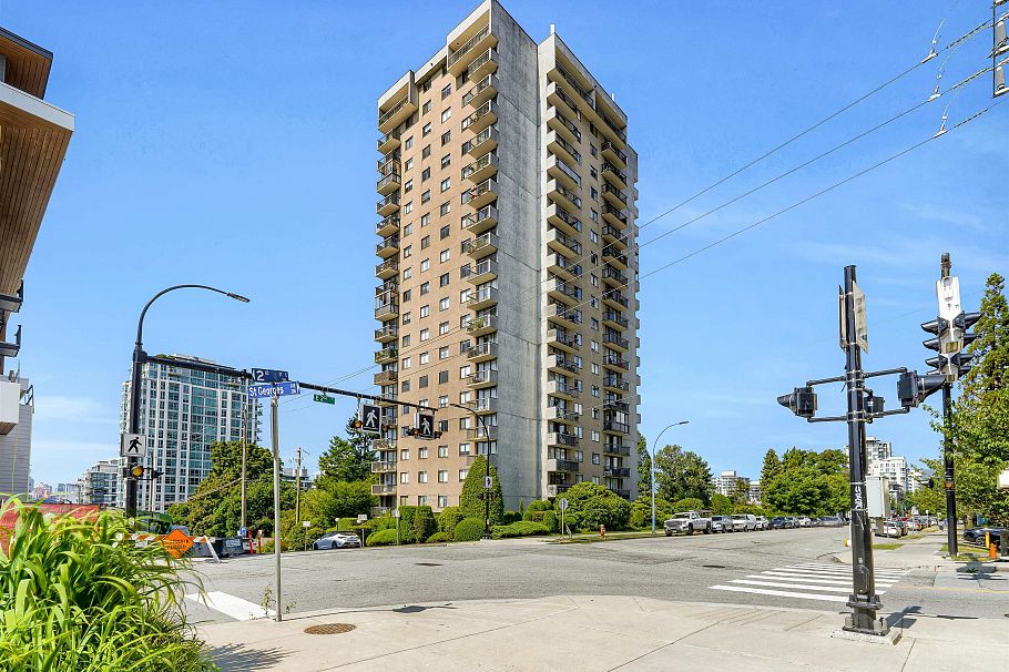 1605 145 St. Georges Avenue North Vancouver, BC - 35