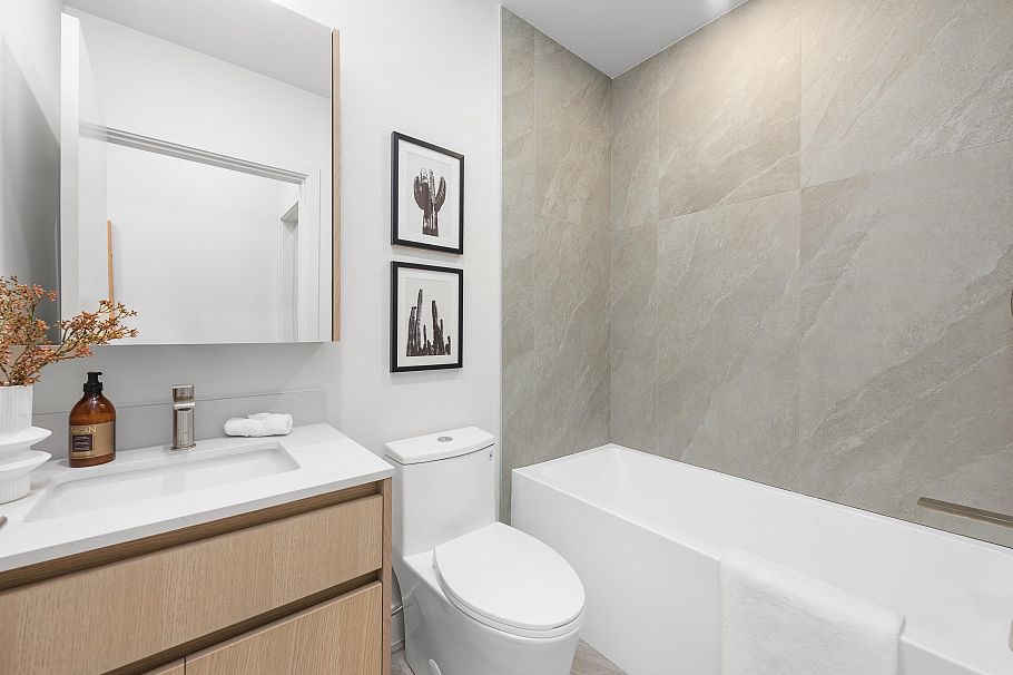 3 2136 E 10 Avenue Vancouver, BC - 26