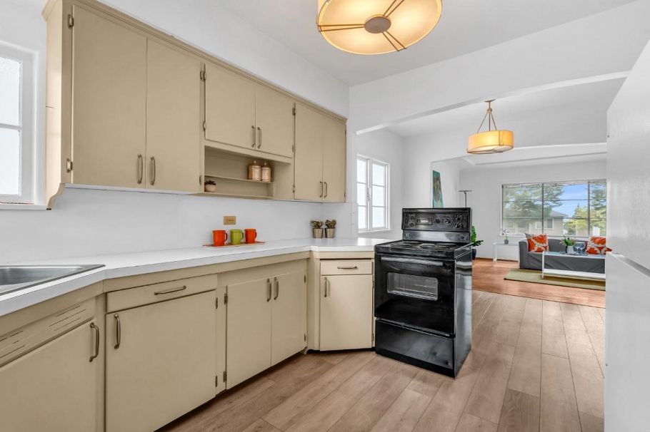 1260 E 33rd Avenue Vancouver, BC - 11