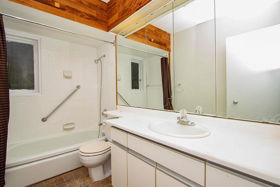 4067 Sunnycrest Drive North Vancouver, BC - 11