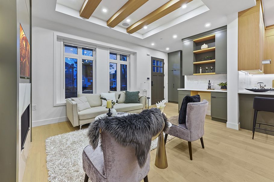 1 1322 E 13th Avenue Vancouver, BC - 5