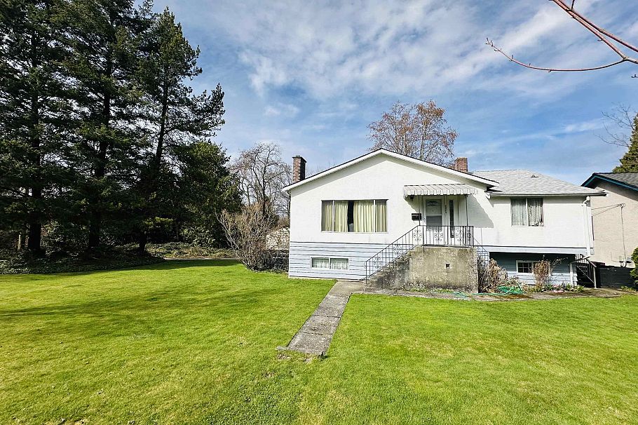 2925 E 25th Avenue Vancouver, BC - 2