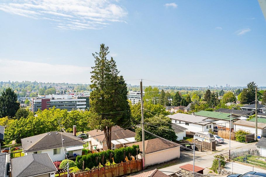 2970 E 7th Avenue Vancouver, BC - 25