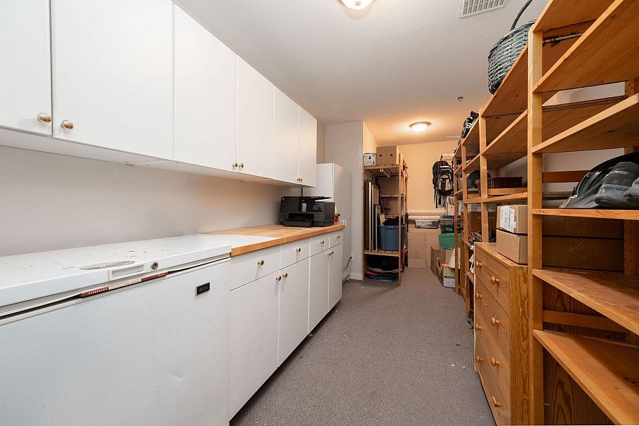 651 St. Andrews Avenue North Vancouver, BC - 26