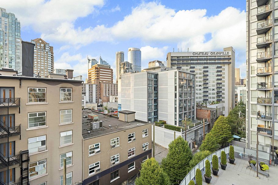 702 1199 Seymour Street Vancouver, BC - 5