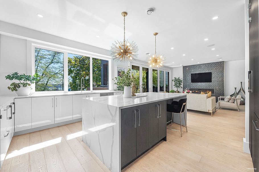 919 E 4th Street North Vancouver, BC - 13