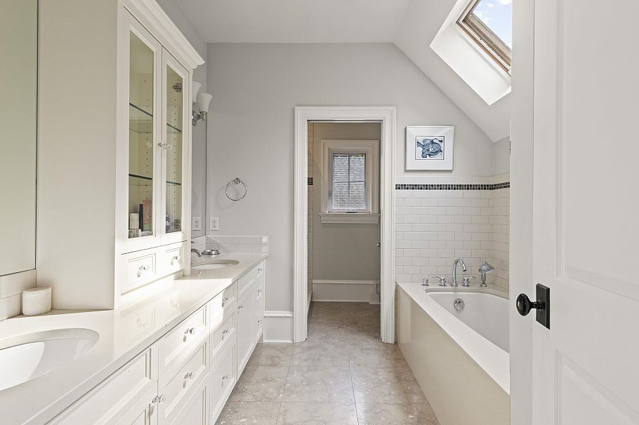 5559 Alma Street Vancouver, BC - 27