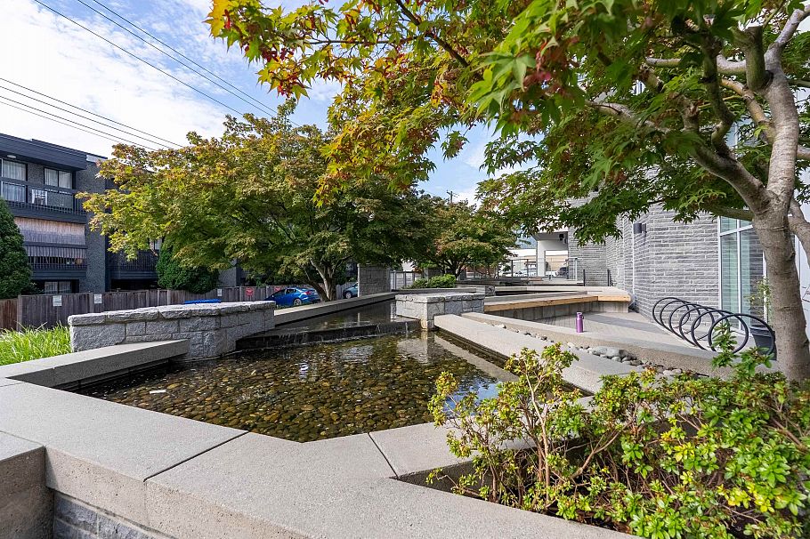 1401 150 W 15th Street North Vancouver, BC - 4