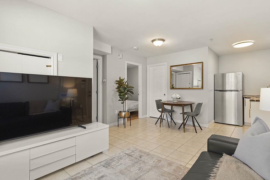 1336 E 16th Avenue Vancouver, BC - 25