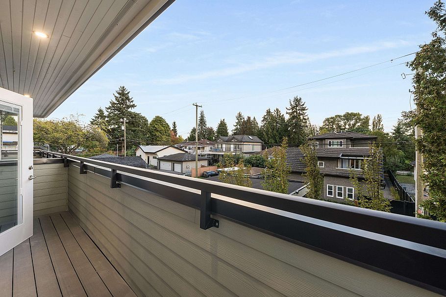 3 2136 E 10 Avenue Vancouver, BC - 34