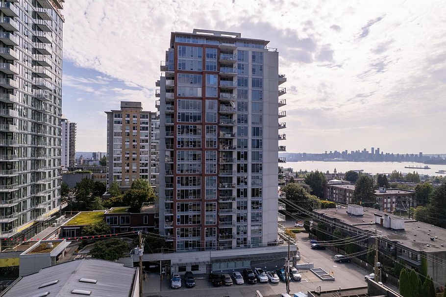 1401 150 W 15th Street North Vancouver, BC - 2