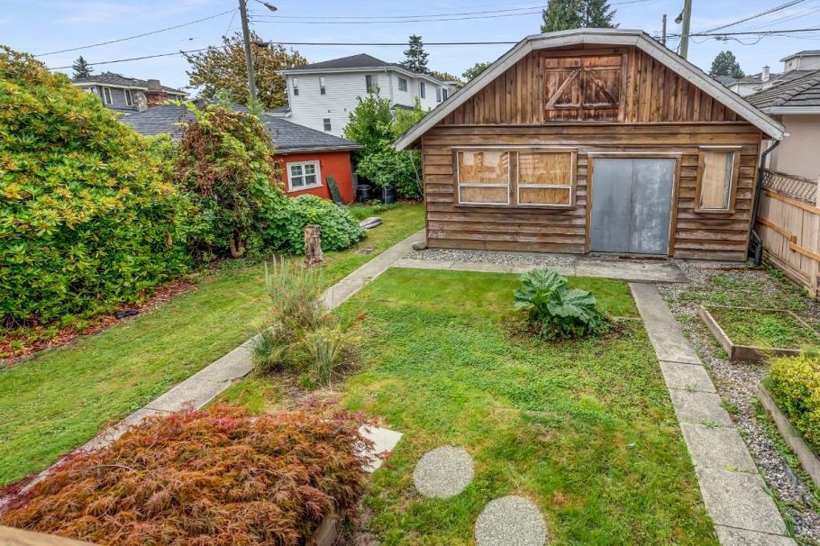 1260 E 33rd Avenue Vancouver, BC - 25