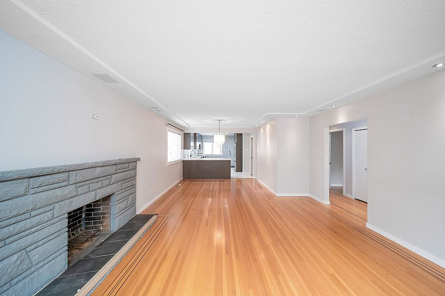 3063 Rosemont Drive Vancouver, BC - 6