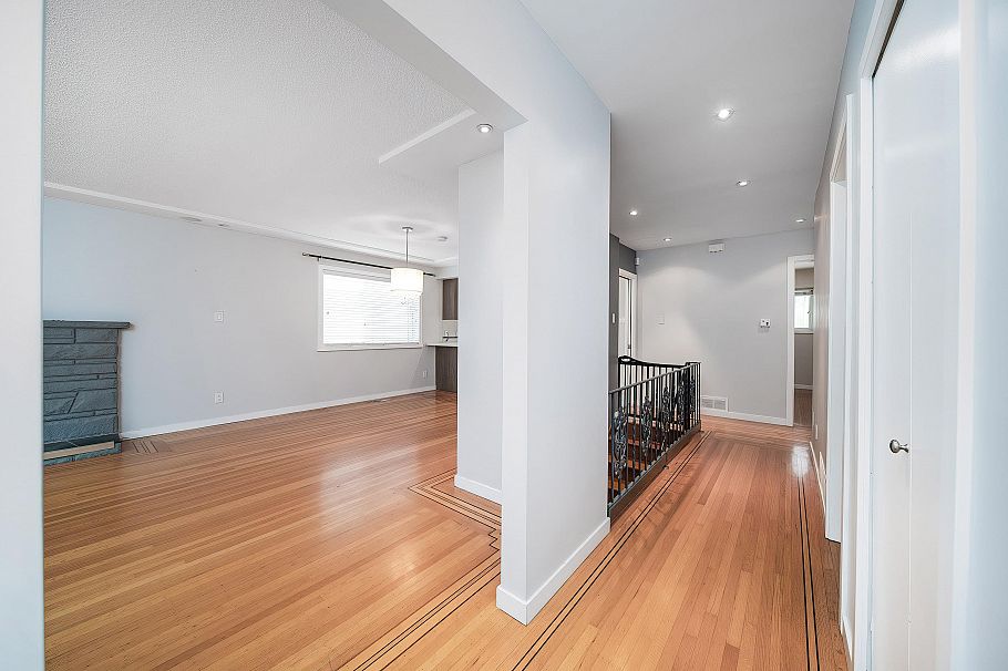 3063 Rosemont Drive Vancouver, BC - 3