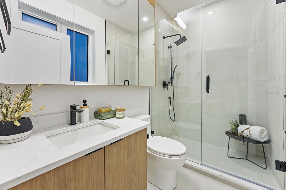 1 1322 E 13th Avenue Vancouver, BC - 19