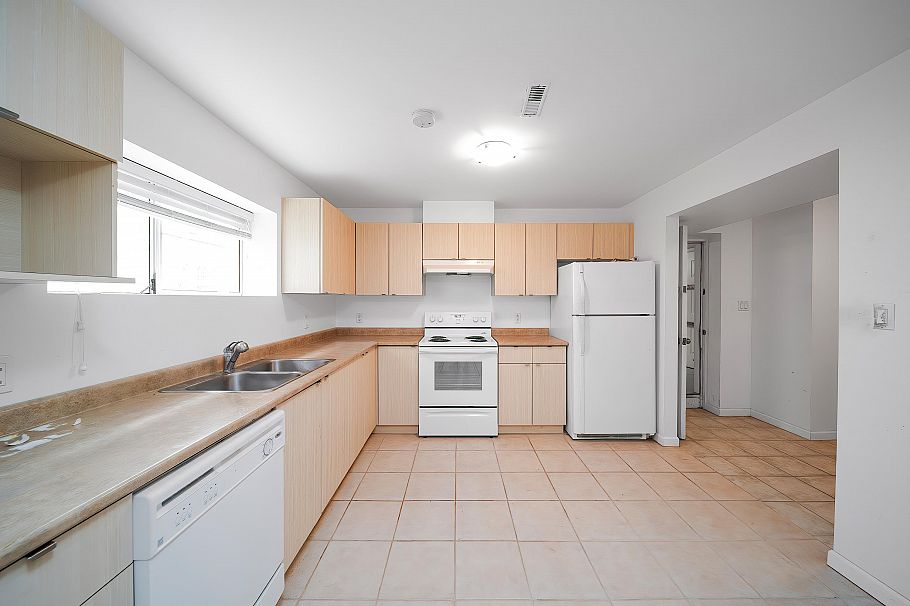 3063 Rosemont Drive Vancouver, BC - 23