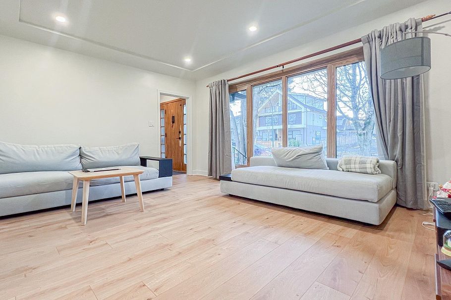 1165 E 26th Avenue Vancouver, BC - 2