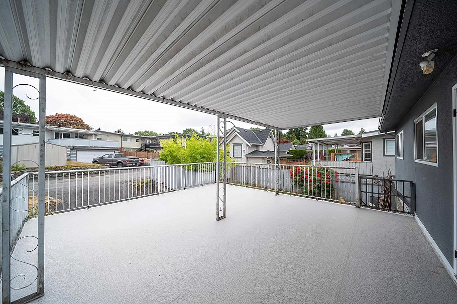 3063 Rosemont Drive Vancouver, BC - 38