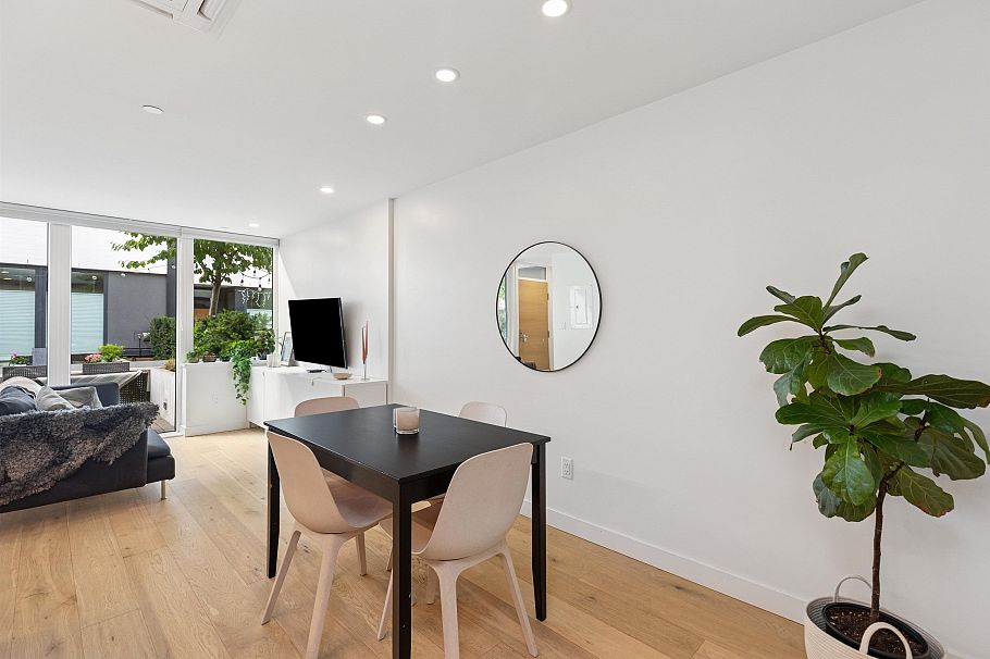 106 649 E 3rd Street North Vancouver, BC - 20