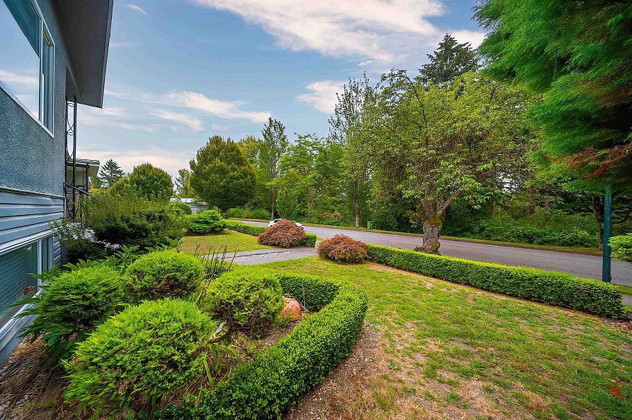 3063 Rosemont Drive Vancouver, BC - 30
