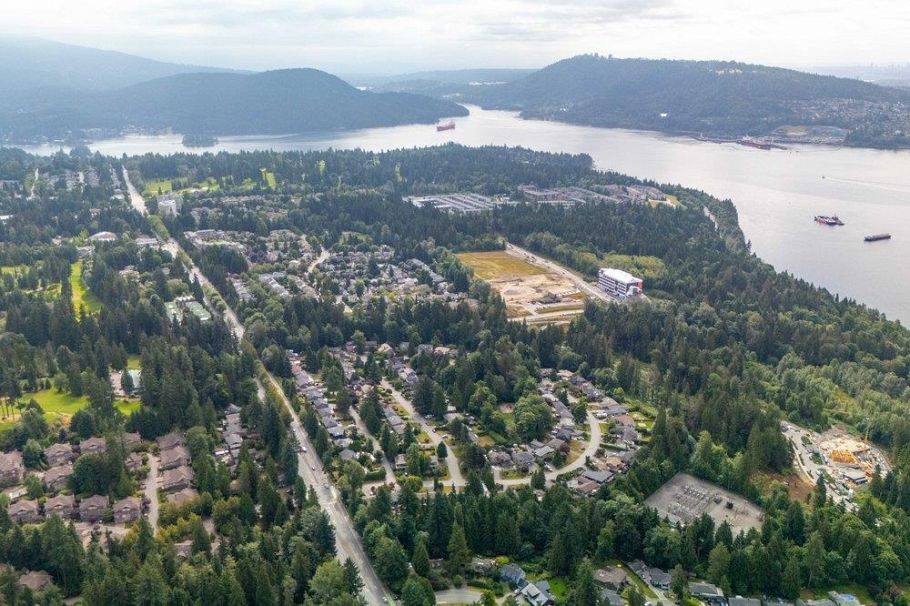 3095 Plymouth Drive North Vancouver, BC - 16