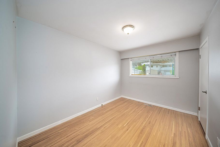 3063 Rosemont Drive Vancouver, BC - 16