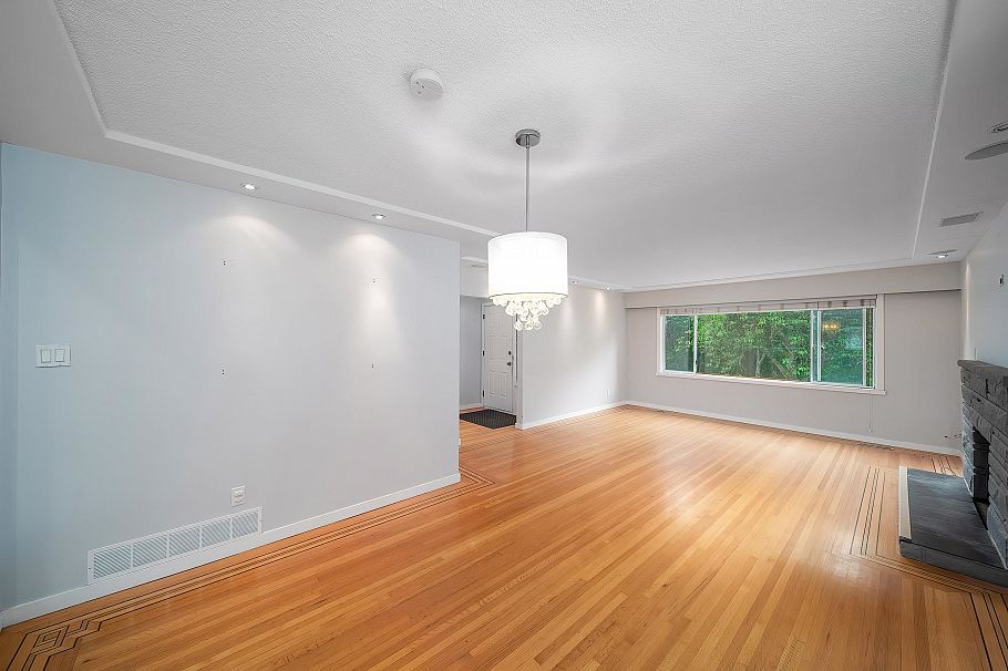 3063 Rosemont Drive Vancouver, BC - 10