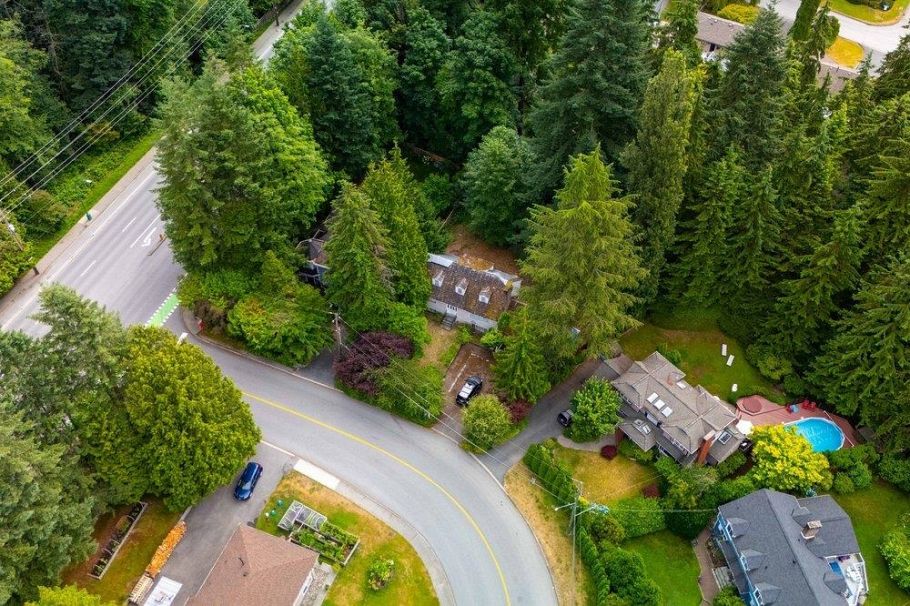 3095 Plymouth Drive North Vancouver, BC - 7