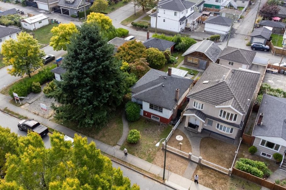 1260 E 33rd Avenue Vancouver, BC - 35