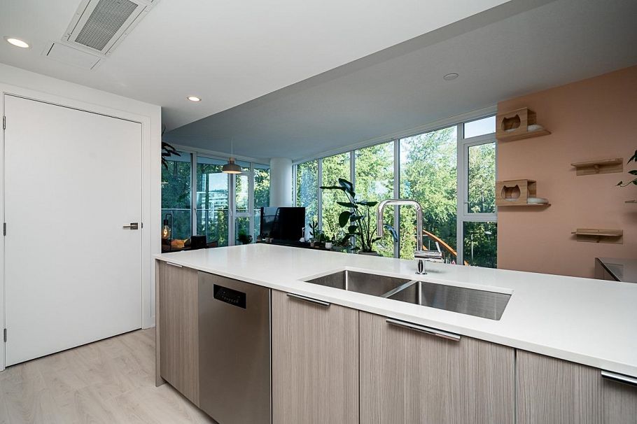 407 1401 Hunter Street North Vancouver, BC - 4