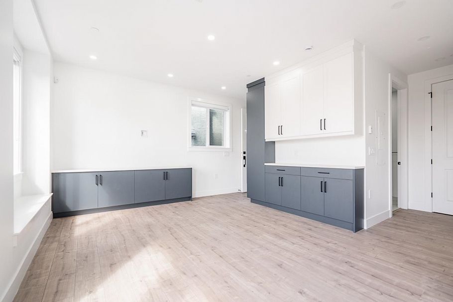 2970 E 7th Avenue Vancouver, BC - 5