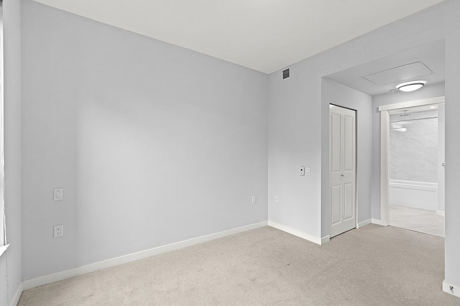 110 2663 Library Lane North Vancouver, BC - 17