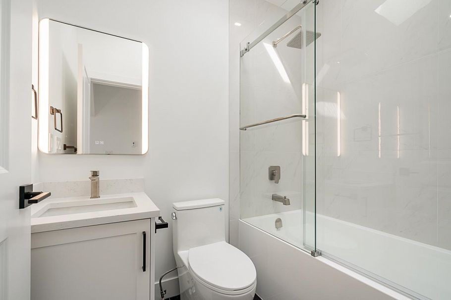 2970 E 7th Avenue Vancouver, BC - 18