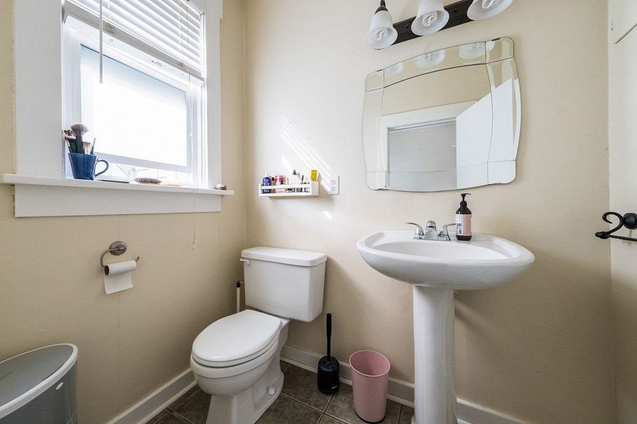 720 E 30th Avenue Vancouver, BC - 24