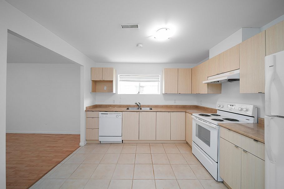 3063 Rosemont Drive Vancouver, BC - 24