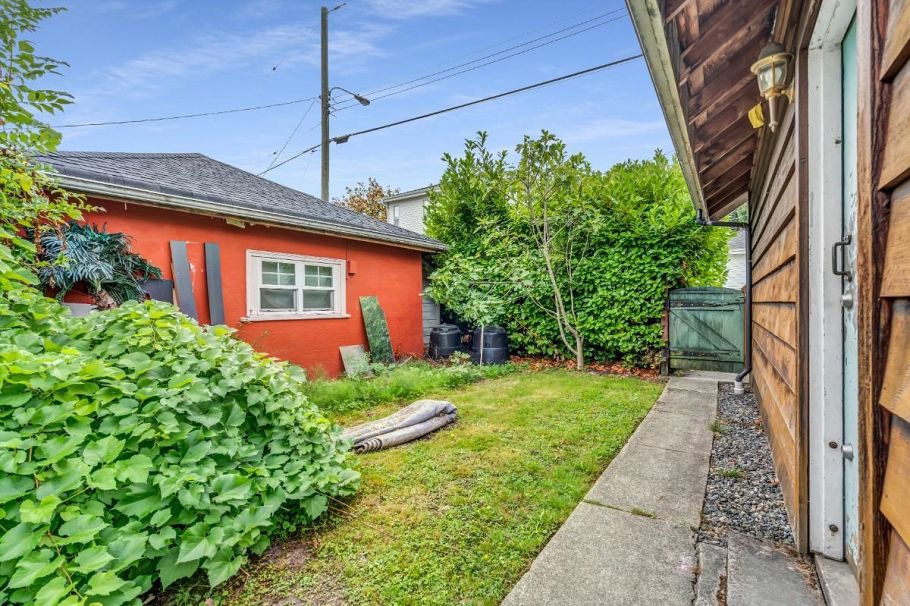 1260 E 33rd Avenue Vancouver, BC - 32