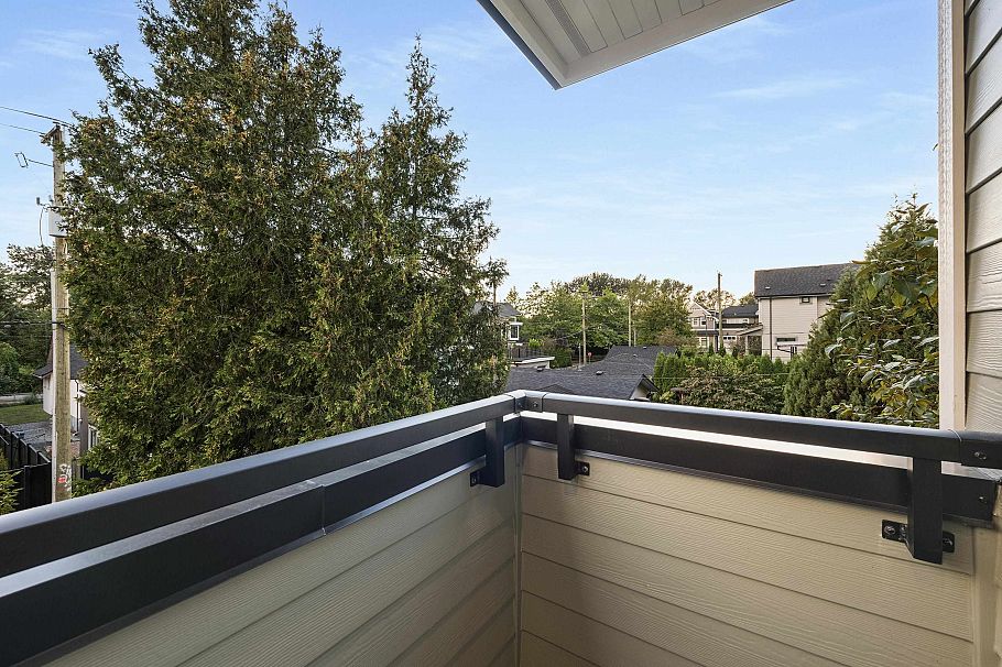 3 2136 E 10 Avenue Vancouver, BC - 33