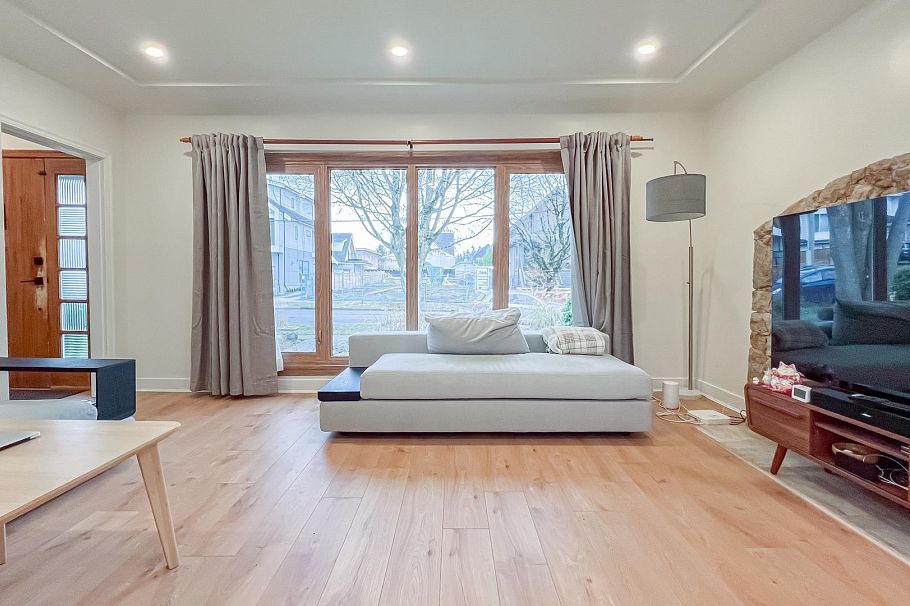 1165 E 26th Avenue Vancouver, BC - 1