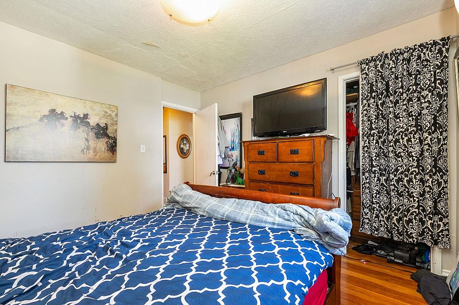 1341 E 29th Avenue Vancouver, BC - 14