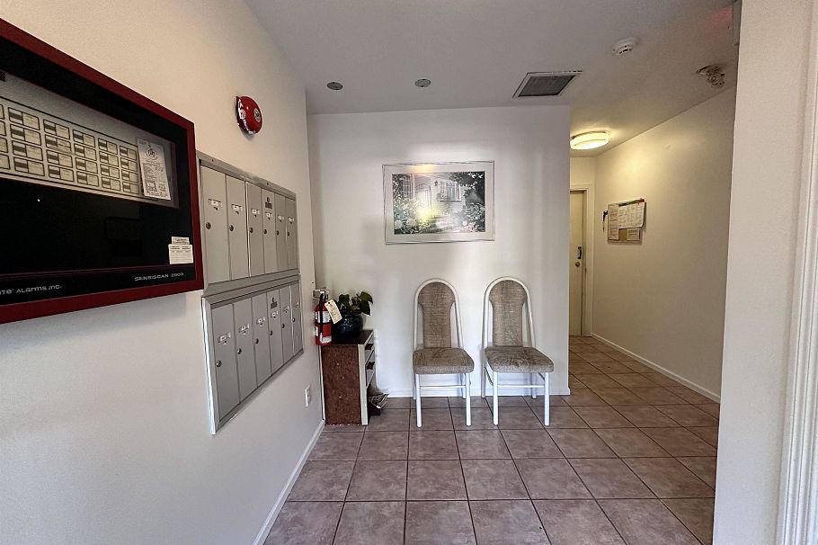 8732 Granville Street Vancouver, BC - 7