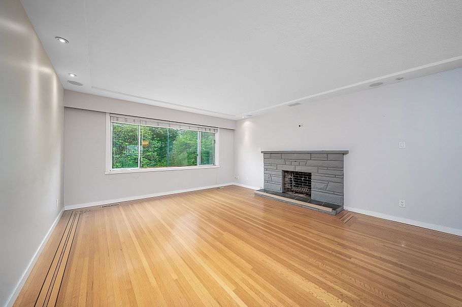 3063 Rosemont Drive Vancouver, BC - 4