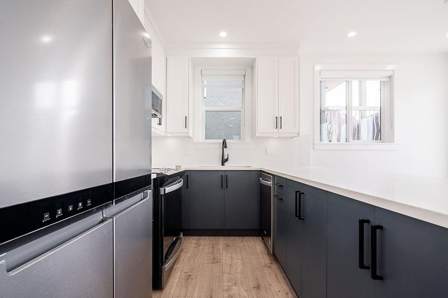 2970 E 7th Avenue Vancouver, BC - 8